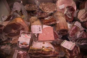 Spaccio salumificio a Modena